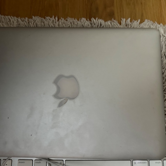 Mac Book Pro - Picture 4 of 6